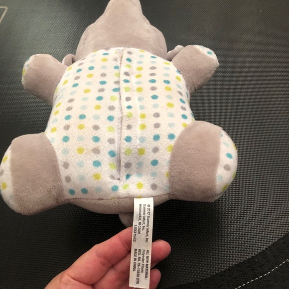 Musical Baby’s Nightlight with Music, changing colors!  Must have toddler baby - Picture 4 of 6